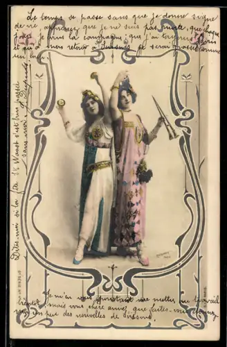 AK Zwei attraktive Frauen in farbenfroher Kleidung und Goldakzenten, Jugendstil
