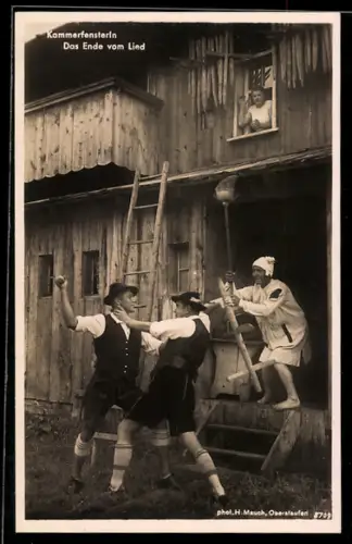 AK Zwei Affären und der Ehemann prügeln sich, während die Frau zusieht, Fensterln