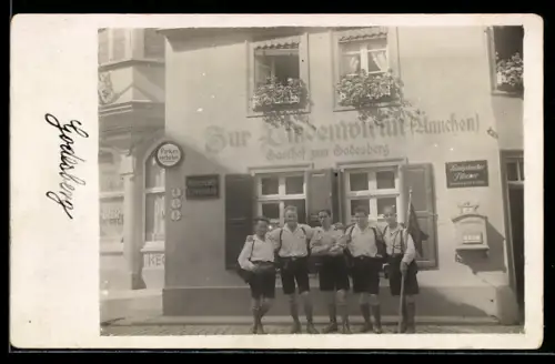 Foto-AK Godesberg a. Rh., Männer in Trachten vor Gasthaus Zur Lindenwirtin, 1931