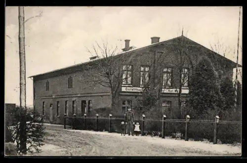 AK Bebensee, Gasthof Karl Müller mit Strassenpartie