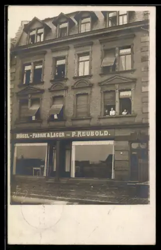 Foto-AK Frankfurt-Höchst, Möbelfabrik und Lager von P. Reubold, Aussenansicht