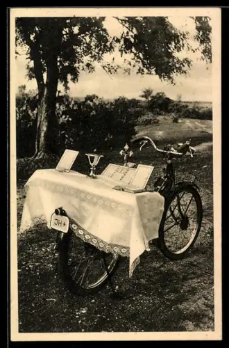 AK Indore /Br.-Indien, Motorrad der Steyler Missionare auf Missionsfahrt