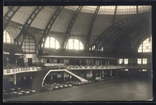 Foto-AK Frankfurt-Westend, Festhalle, Innenraum, Empore, Treppenaufgang