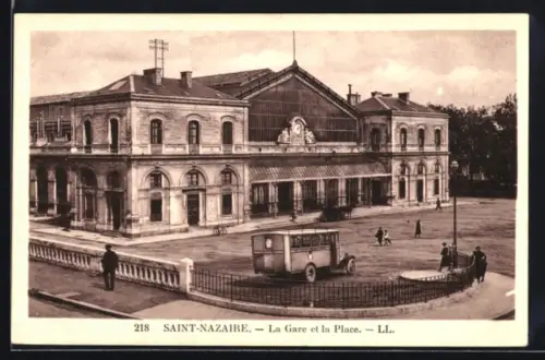 AK Saint-Nazaire, La Gare et la Place