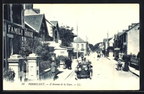 AK Pornichet, L`Avenue de la Gare, Family House, automobile
