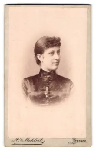 Fotografie H. Mehlert, Itzehoe, Breite Strasse 25, Porträt einer Frau