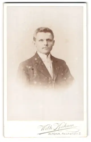 Fotografie Wilh. Köhnen, Altona, Reichenstr. 2, Porträt eines Mannes