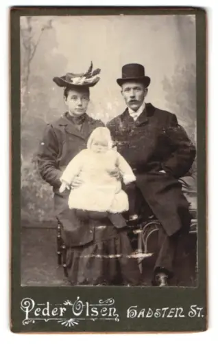 Fotografie Peder Olsen, Hadsten, Familienportrait mit Kind