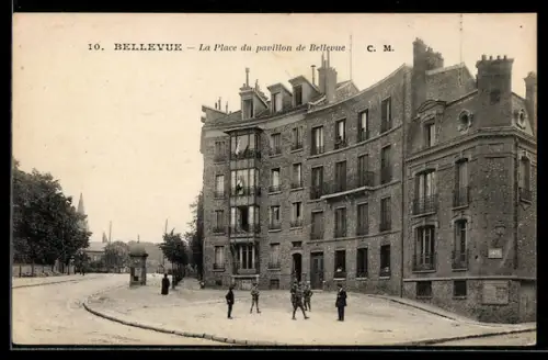 AK Bellevue, La Place du pavillon de Bellevue