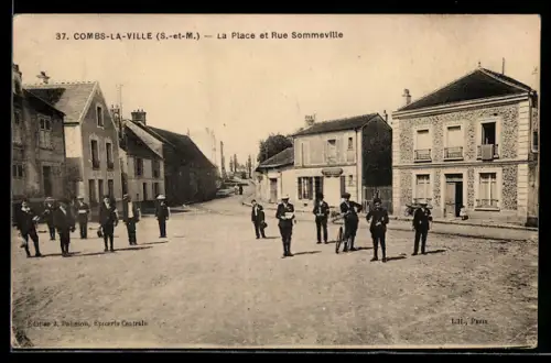 AK Combs-La-Ville, La Place et Rue Sommeville