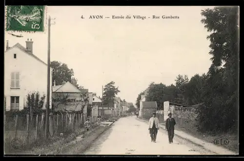 AK Avon, Entrée du Village, Rue Gambetta