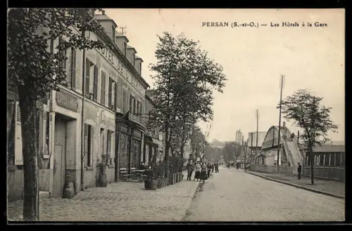 AK Persan /S.-et-O., Les Hotels à la Gare