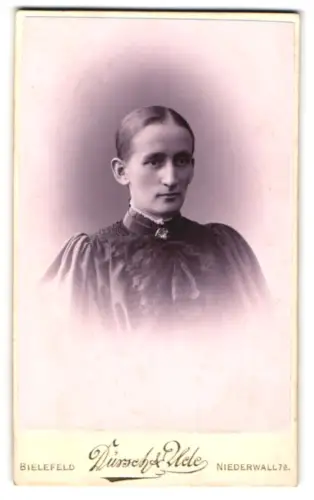 Fotografie Dürsch & Ude, Bielefeld, Niederwall 72, Porträt einer Frau