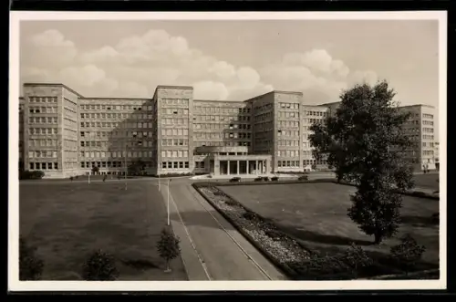 AK Frankfurt-Westend, Verwaltungsgebäude der I. G. Farben-Industrie mit Anlage und Zufahrt