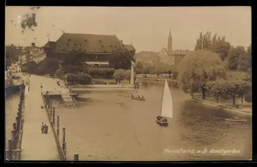 AK Konstanz a. B., Stadtgarten, Brücke mit Bootssteg