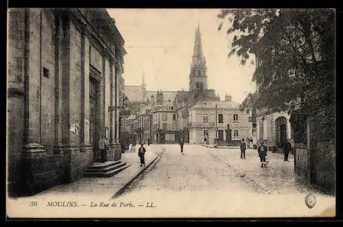 AK Moulins, La Rue de Paris mit Blick zur Kirche