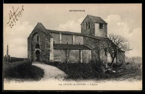 AK Chatel-de-Neuvre, L`Eglise vom Weg aus