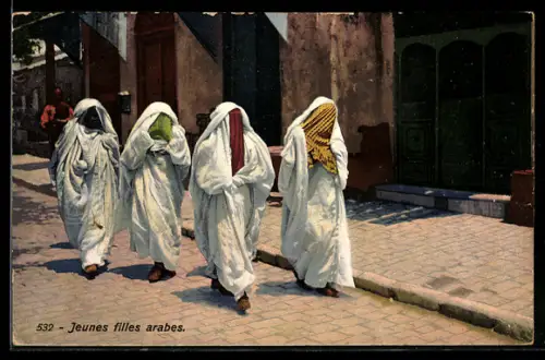 AK Arabische verhüllte Frauen auf der Strasse