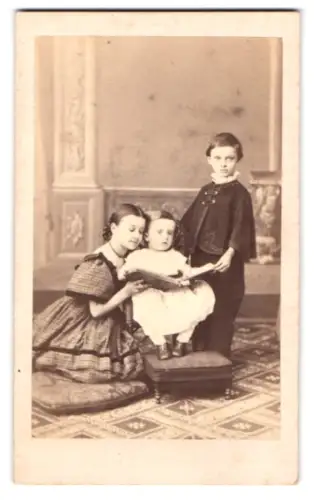 Fotografie Hermann Selle, Potsdam, York-Strasse 24, Drei Kinder in feiner Kleidung