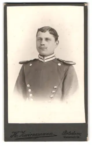 Fotografie H. Zwirnemann, Potsdam, Waisenstr. 56, Gefreiter der Garde-Ulanen in Uniform-Ulanka
