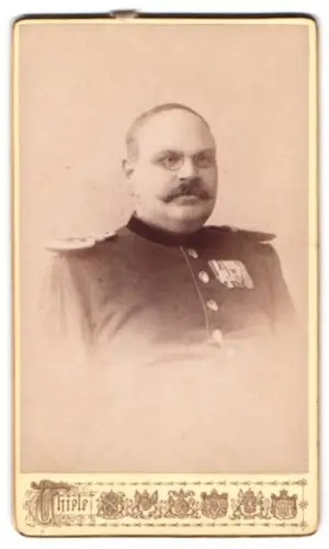 Fotografie Hugo Thiele, Mainz, Gr. Bleiche 48, Oberstleutnant mit Adlerorden, Kronenorden und KDM 1870/71