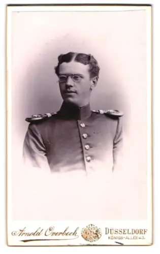 Fotografie Arnold Overbeck, Düsseldorf, Königs-Allee 43, Leutnant im Inf.-Rgt. von Alvensleben (6. Brandenburg.) Nr. 52