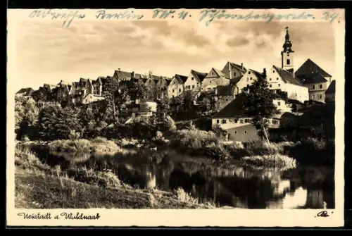 AK Neustadt a. Waldnaab, Stadtansicht mit Kirche und Fluss