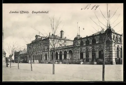 AK Landau /Pfalz, Hauptbahnhof mit Strassenpartie