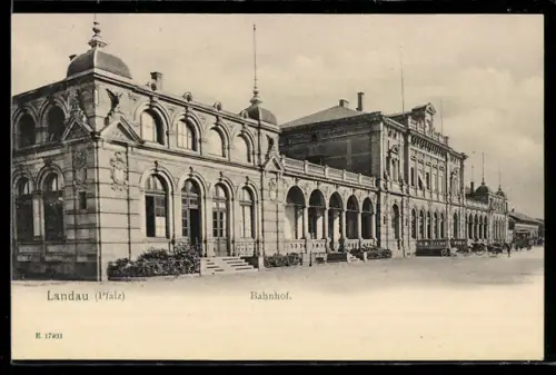 AK Landau /Pfalz, Bahnhof mit Strassenpartie