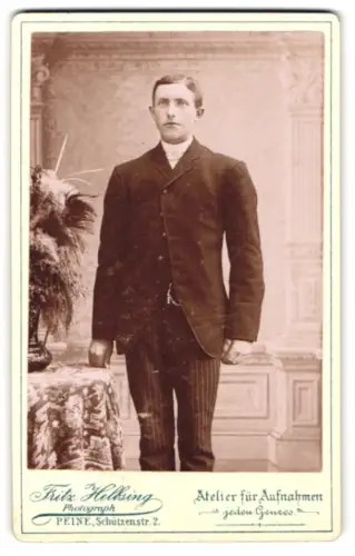 Fotografie Fritz Helbsing, Peine, Schützenstr. 2, Eleganter Herr im Anzug