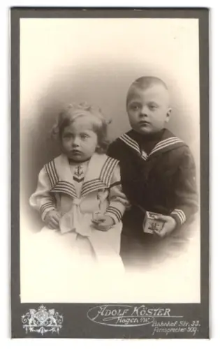 Fotografie Adolf Köster, Hagen i.W., Bahnhofstr. 33, Zwei Kinder in Matrosenanzügen