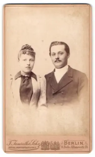Fotografie F. Jamrath & Sohn, Berlin, Belle-Alliance-Str. 14, Porträt eines Paares