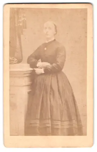 Fotografie G.H.D. Eggers, Soltau, Schützenstrasse, Porträt einer Dame