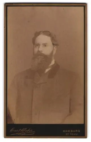 Fotografie Carl Weber, Hamburg, Marien-Strasse 41, Porträt eines Mannes mit Bart