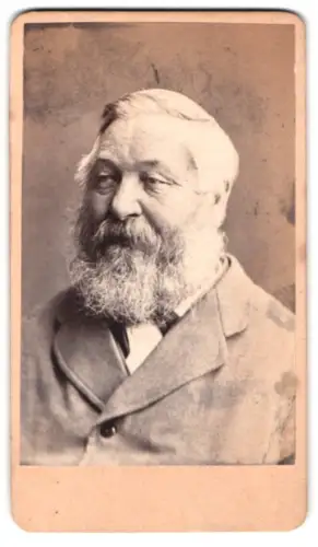 Fotografie Adolph Meiner, Zittau, Porträt eines älteren Mannes mit Bart