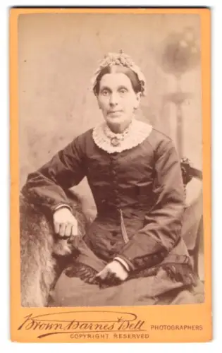 Fotografie Brown Barnes & Bell, London, 220 & 222 Regent St., Porträt einer älteren Dame