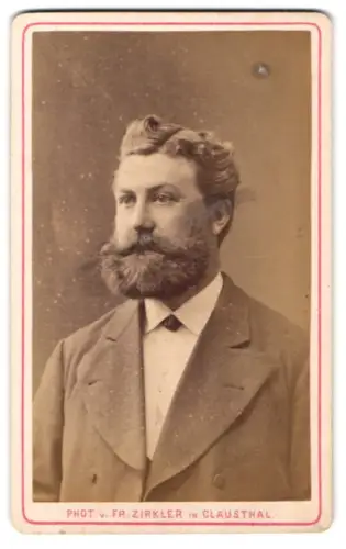 Fotografie Fr. Zirkler, Clausthal, Porträt eines Mannes mit vollem Bart