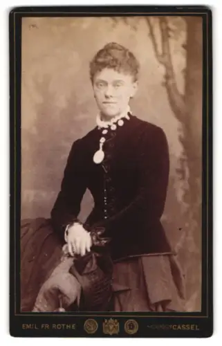 Fotografie Emil Fr. Rothe, Cassel, Prachtvolles Damenporträt