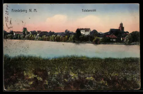 AK Friedeberg /N. M., Totalansicht des Ortes mit Obersee