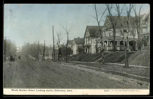 AK Oskaloosa, IA, North Market STreet Looking South