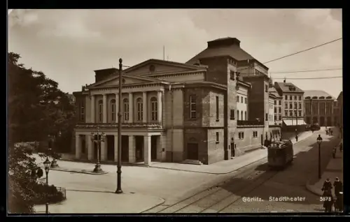 AK Görlitz, Stadttheater mit Strassenbahn