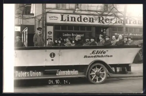 Foto-AK Berlin, Linden-Restaurant mit Elite Rundfahrten Unter den Linden