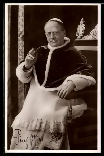 AK Papst Pius XI. segnet