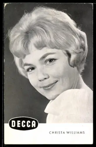 AK Musikerin Christa Williams lächelnd von der Seite