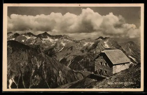 AK Waltenbergerhaus, Blick ins Tal und auf die Berge