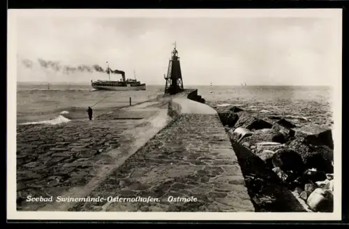 AK Swinemünde, Ostmole, Dampfer