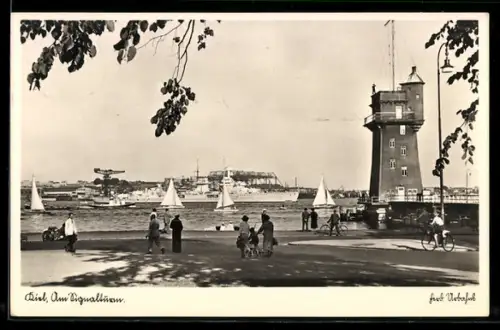 AK Kiel, Leuchtturm und Blick auf die Förde mit Dampfern