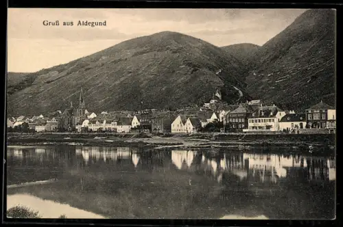 AK Aldegund a. d. Mosel, Ortsansicht mit Hotel-Pension Gaul und Kirche