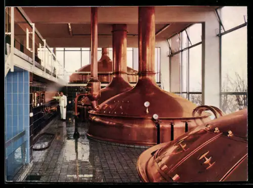 AK Frankfurt a. M., Henninger-Bräu KGaA, Wendelsweg 64, modernes Sudhaus, Sudkessel, Brauraum