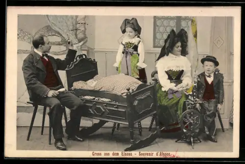AK Familie in elsass-lothringischer Tracht